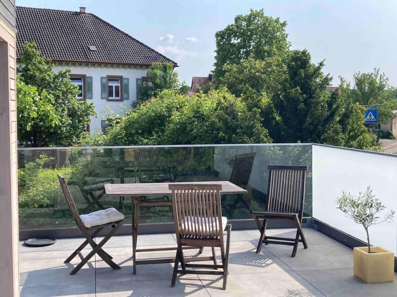 Apartmán Neues Penthouse-Loft Mit Konuskarte Fuer Gratis Oepnv Ehrenkirchen Exteriér fotografie