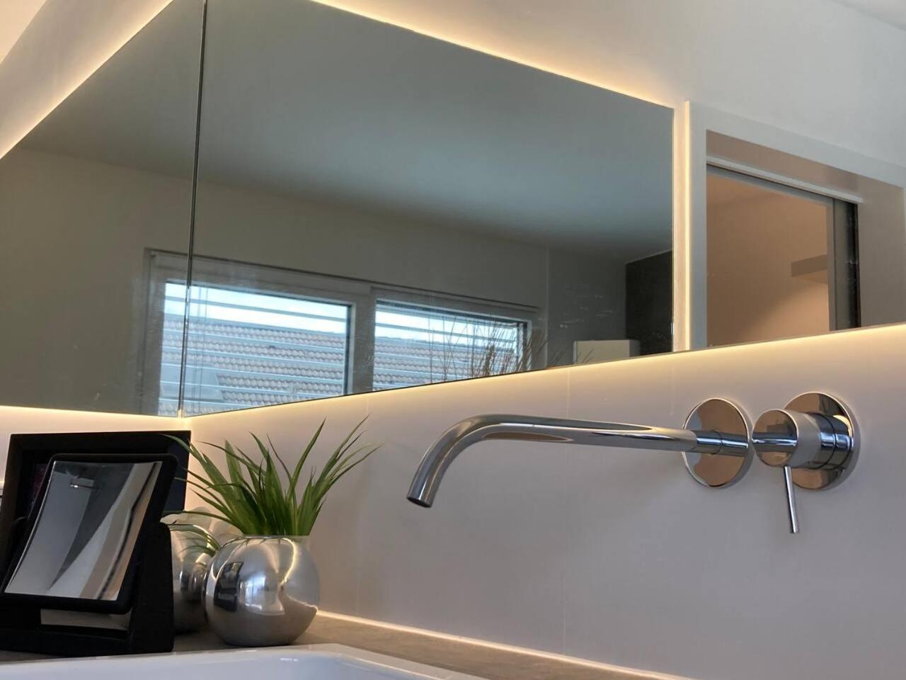 Apartmán Neues Penthouse-Loft Mit Konuskarte Fuer Gratis Oepnv Ehrenkirchen Exteriér fotografie