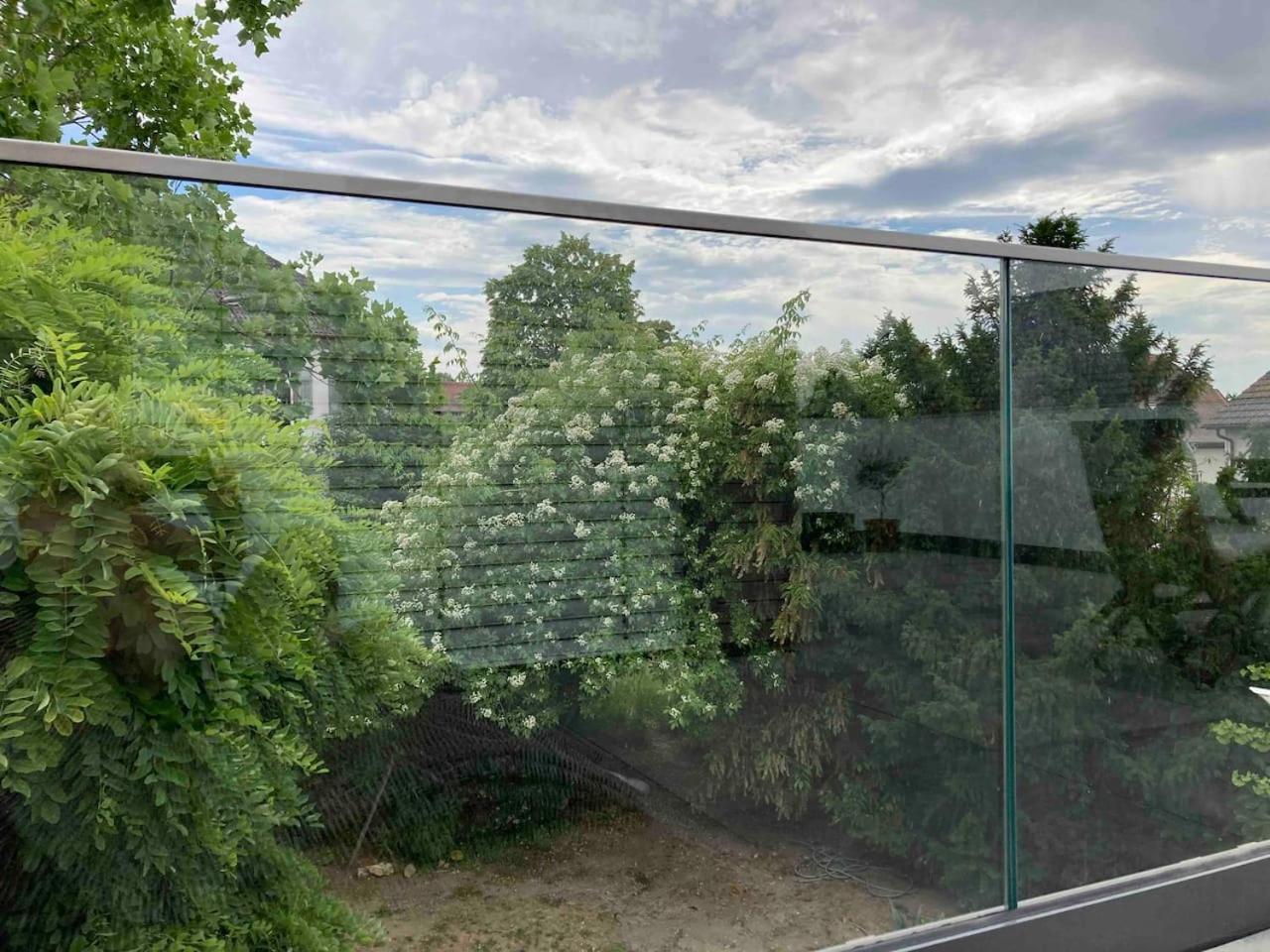 Apartmán Neues Penthouse-Loft Mit Konuskarte Fuer Gratis Oepnv Ehrenkirchen Exteriér fotografie